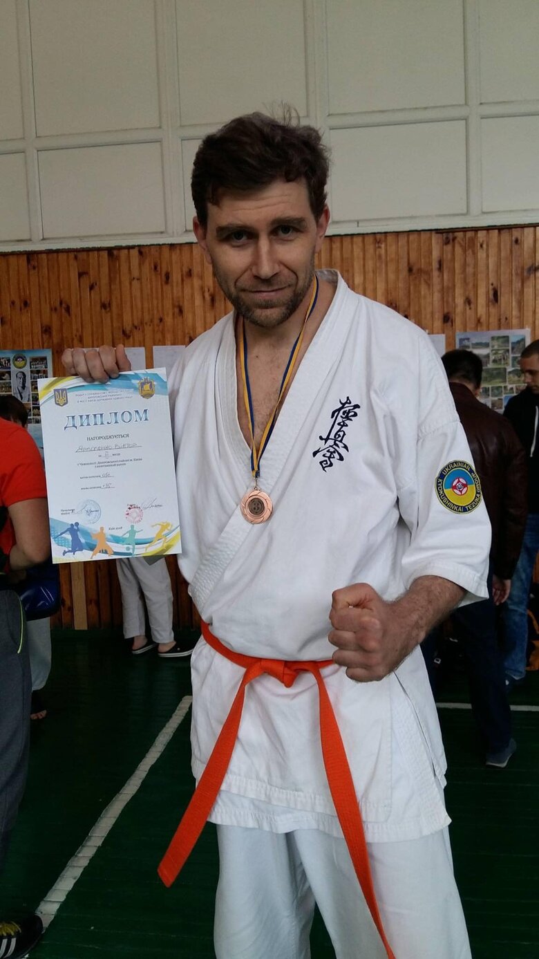 Год назад в бою против оккупантов у Рубежного погиб воин Легиона Свободы Виктор Ярмоленко 02