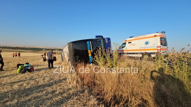 Автобус с более чем 50 украинцами перевернулся в Румынии
