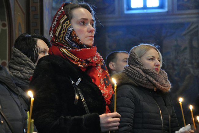 Епіфаній провів панахиду за полеглими в ДАПі воїнами: З великої любові пішли захищати свою Богом дану землю 15 Епіфаній провів панахиду за полеглими в ДАПі воїнами: З великої любові пішли захищати свою Богом дану землю 15
