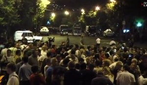 Полиция взяла в оцепление протестующих в центре Еревана, - "Новости-Армения". ПРЯМАЯ ТРАНСЛЯЦИЯ
