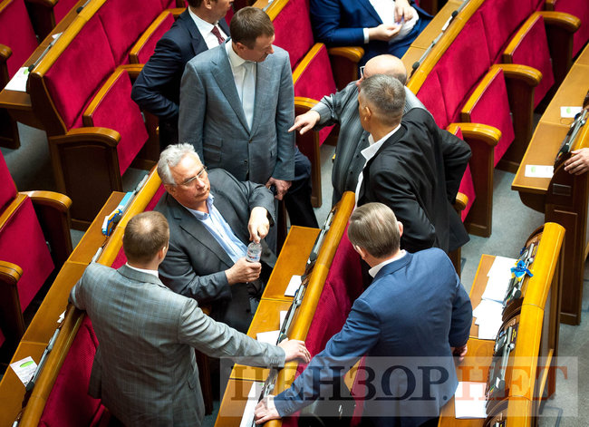 Нардепы от Оппоблока проигнорировали День вышиванки 06