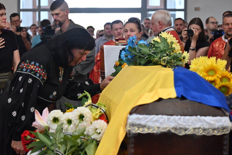 Із відомим льотчиком Андрієм Пільщиковим (Juice), який загинув в авіатрощі на Житомирщині, попрощалися у Києві 14