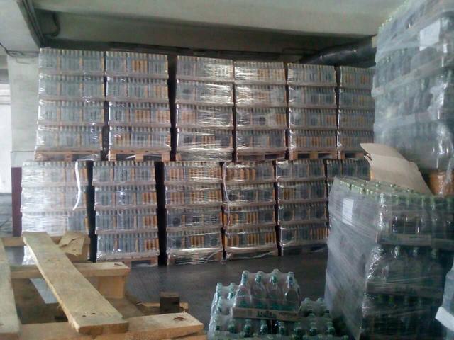 Боротьба із сірим алкоголем: що шукали на заводі-виробнику податківці 02