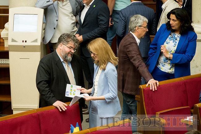 Спілкування Тимошенко з Кондратюк за колоною, Іванчук в гостях у Слуги народу і звільнений Балух у Раді, - робочий день ВР 13 вересня 01