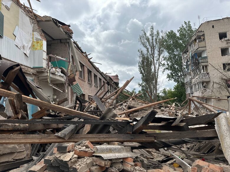 Ворог ударив керованою авіабомбою під час видачі гуманітарної допомоги в Оріхові. 4 людей загинули, 11 поранених (оновлено) 03