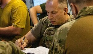 Syrskyi visited one of hottest areas of front: Decision was made to strengthen defense. PHOTOS