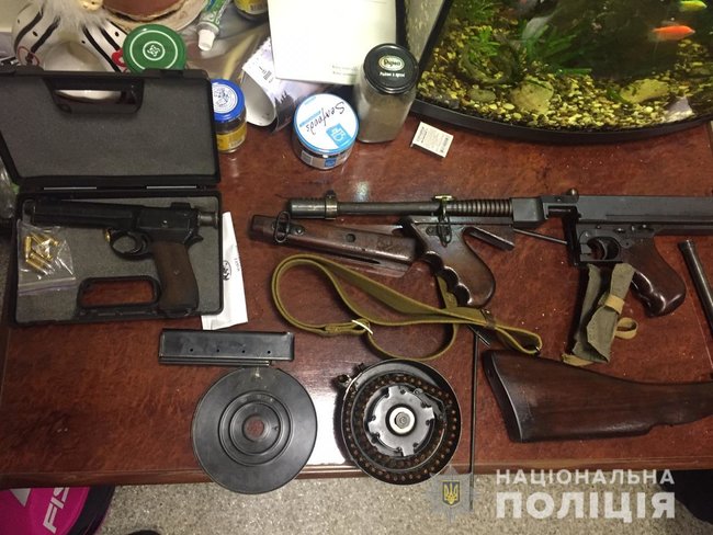Розкрито угруповання, що займалося виготовленням і збутом через інтернет переробленої зброї, - Нацполіція 02