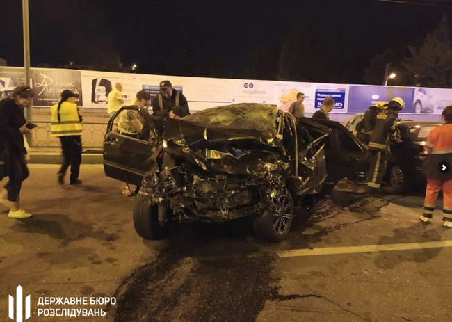 ДБР розслідує ДТП у Харкові за участю поліцейського, в якій загинуло двоє людей 02