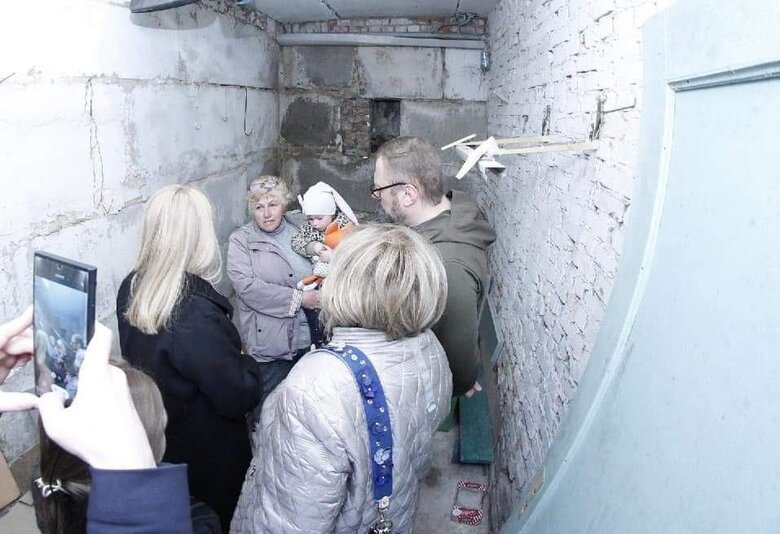 Президентка Словаччини Чапутова відвідала Чернігівщину: побачила російські катівні та наслідки авіанальотів РФ 01