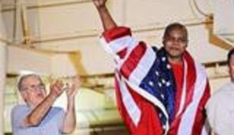 Спецназ США освободил американского моряка, и перестрелял сомалийских пиратов. Без выкупов, без многомесячной политической трескотни...