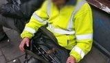 Правоохранители задержали в центре Львова пьяного бездомного с винтовкой. ФОТО