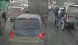 Кавказцы в Москве избили и ограбили русского на глазах десятков свидетелей. Все трусливо смотрели и не помогли. + ВИДЕО.