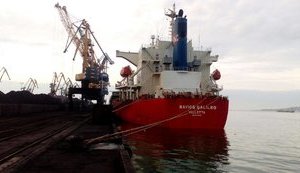 Первое судно с американским газовым углем прибыло в Украину