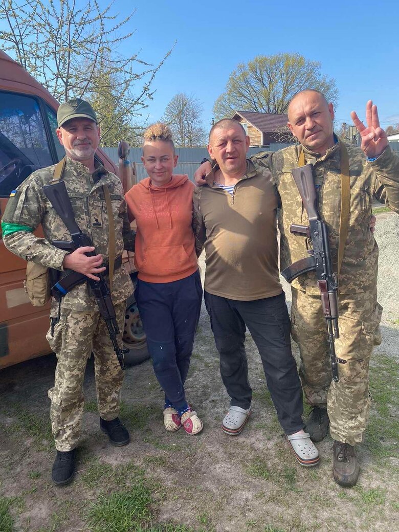 Олег Пилипчук: Дуже складно, коли ти везеш бійця, з яким нещодавно спілкувався, а тепер бачиш його мертвим, вкладаєш в цей чорний мішок і закриваєш 05