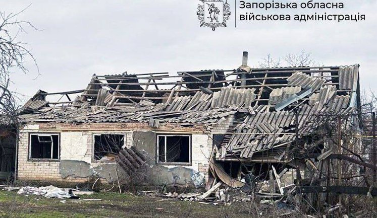 Россияне нанесли 756 ударов по Запорожской области за сутки: повреждены жилые дома и объекты инфраструктуры. ФОТОрепортаж