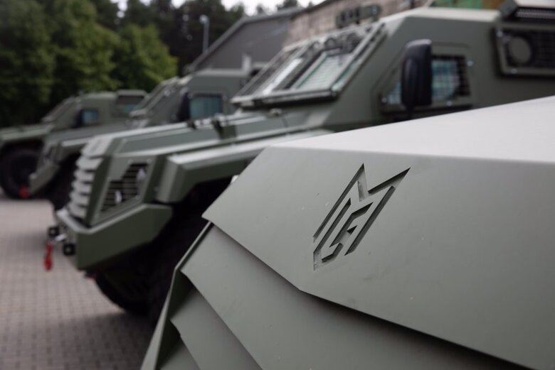 Бронемашини MLS SHIELD вже на кордоні з Україною та невдовзі прибудуть на фронт, - Порошенко 01 Бронемашини MLS SHIELD вже на кордоні з Україною та невдовзі прибудуть на фронт, - Порошенко 01