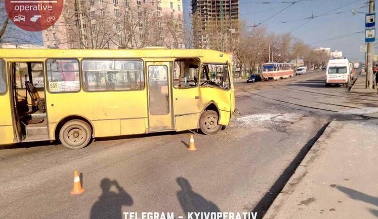 Minibus and tram collided near Chernihivska metro station in Kyiv. PHOTOS