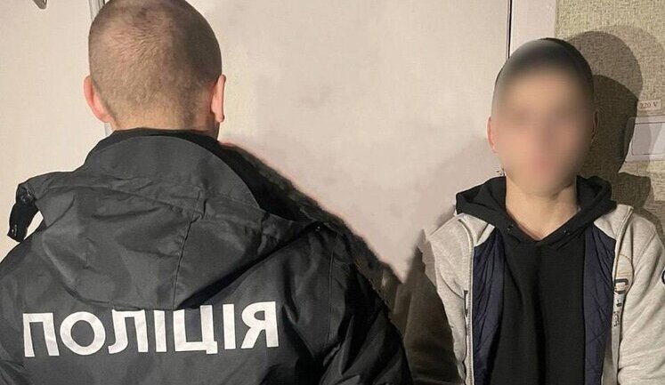 Подростки подожгли авто полиции Николаевской области: "куратор" обещал за это деньги. ФОТОрепортаж