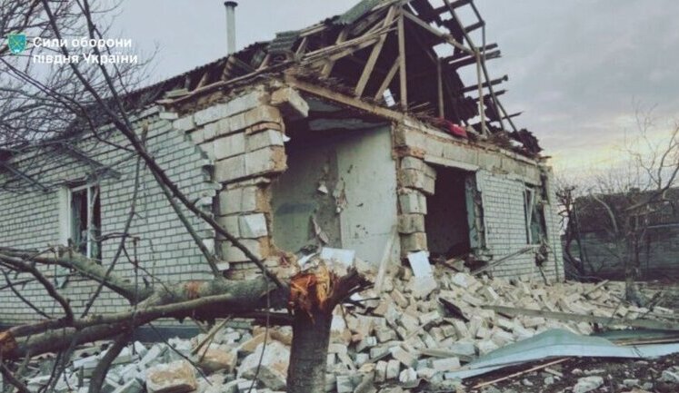 Оккупанты пять раз атаковали FPV-дронами громаду на Николаевщине: повреждены дома и сельхозтехника