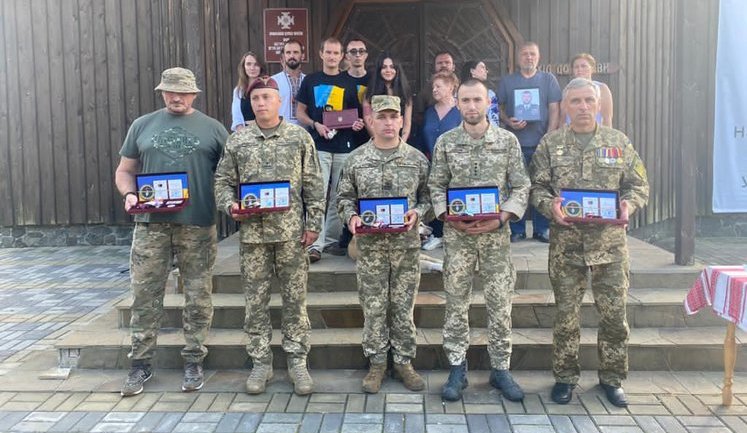 "Історії справжніх". У Холодному Яру нагородили Народних Героїв і презентували книгу – "хрестоматію війни"