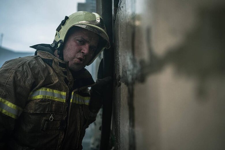 Zelenskyy congratulated employees of State Emergency Service on Day of Rescuer: You saved thousands of lives after shelling, eliminated more than 100,000 fires 06