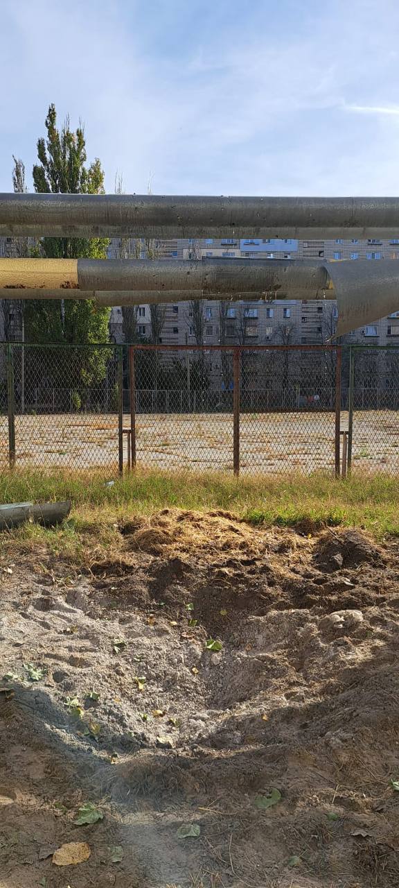 В результате ночных обстрелов Херсона повреждена теплотрасса в Корабельном районе 01