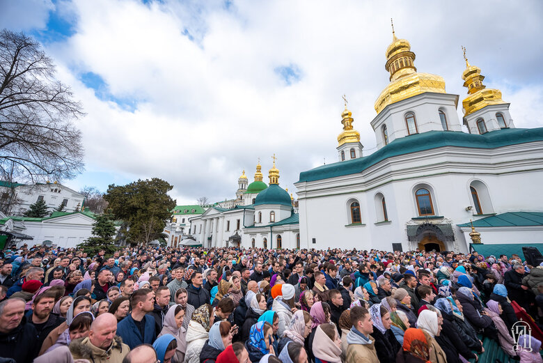 УПЦ МП провела останню службу в Києво-Печерській Лаврі 02
