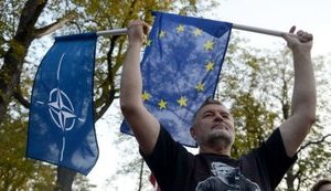 Членство Украины в ЕС и НАТО не из 