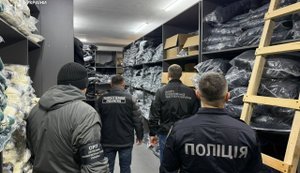 Контрафакт известных брендов на 98 млн грн: 8 участникам организованной группы сообщено о подозрении. ФОТОрепортаж