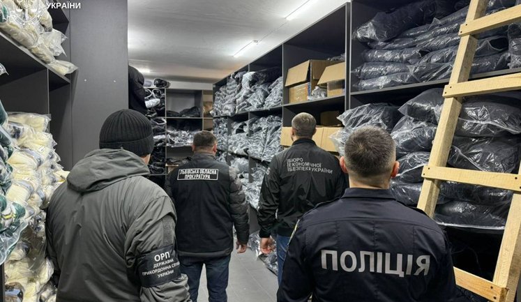 Контрафакт известных брендов на 98 млн грн: 8 участникам организованной группы сообщено о подозрении. ФОТОрепортаж