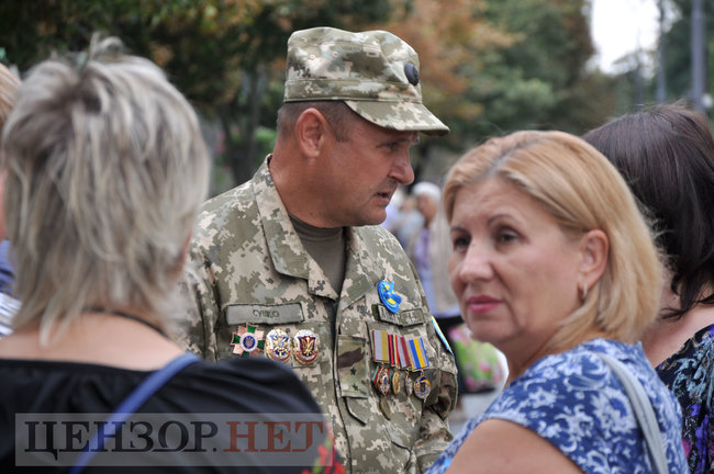 Антивандальний термінал памяті всіх загиблих у війні з РФ відкрили в Києві біля Стіни памяті 28