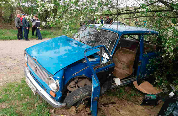 One person killed, three injured in car crash in Bukovyna 01 One person killed, three injured in car crash in Bukovyna 01