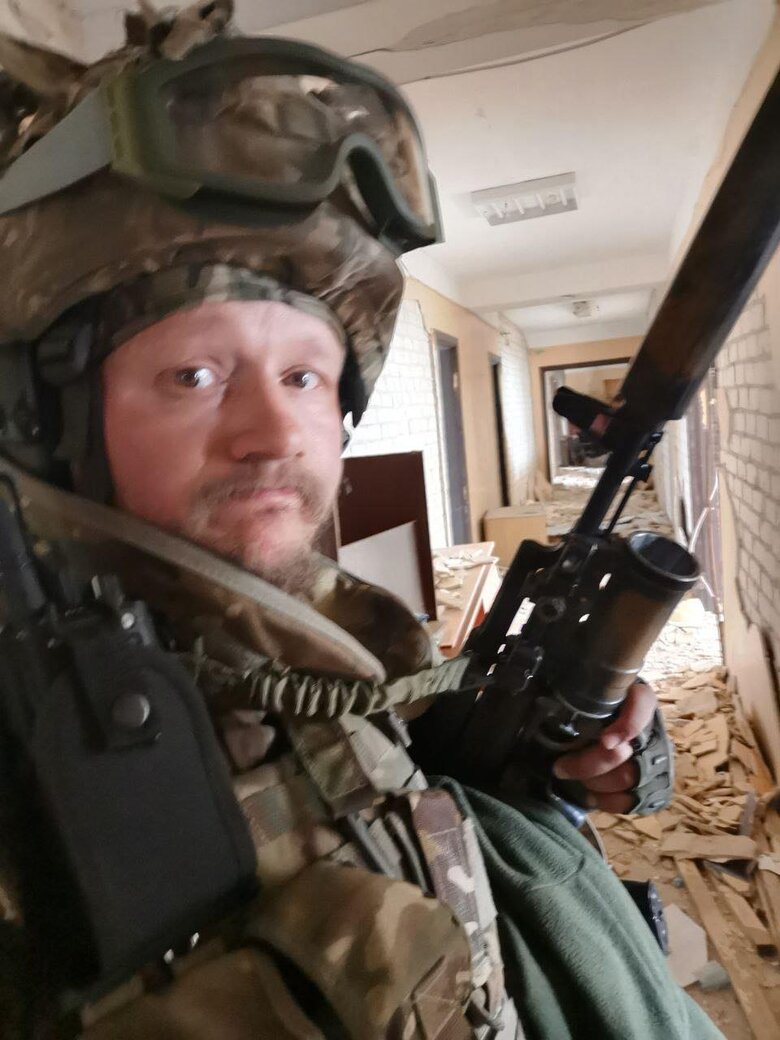 Денис Попов: Бої на Київщині запам’яталися великою кількістю решток тіл окупантів, розкиданих навколо, та безліччю спаленої, знищеної та покинутої техніки загарбників 02