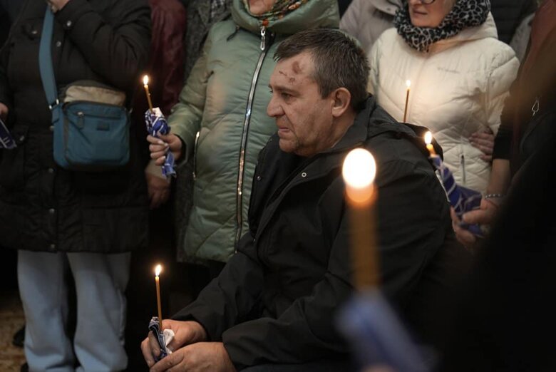У Сумах попрощались з родиною, яку вбили росіяни