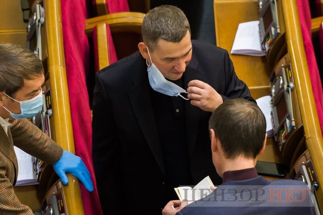 Книга про чекістів для Папієва, Шуфрич обговорює купівлю картини, слуги народу обурюються через протести ФОПів: 100% це охлократія, - день роботи ВР 4 грудня 05