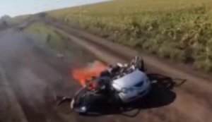 Російський БпЛА "Молнія" завдав удару по цивільному автомобілю біля Краматорська. ВIДЕО