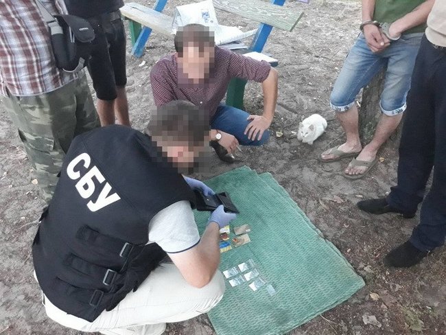 СБУ затримала військовослужбовця, який збував наркотики на Чернігівщині 04
