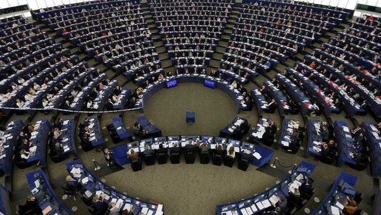 European Parliament condemns Russia's military build-up around Ukraine