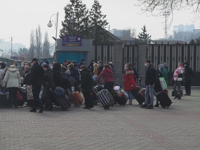 Спецпоїзд Москва-Київ привіз українців на Батьківщину 25