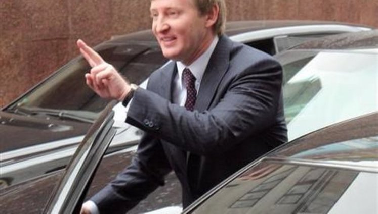 Akhmetov Sacked Miners from Independent Trade Union, Who Seized the Directorate of his Mine