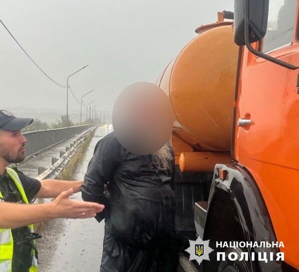П'яний священник на Буковині скоїв ДТП та напав на патрульну