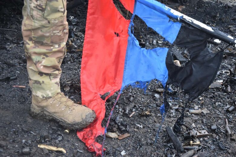 Украинские воины показали остатки российской техники 10