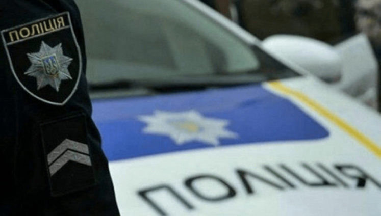 У центрі Харкова біля дверей бутіка повісили труп вівці з розпоротим животом, - поліція. ФОТОрепортаж