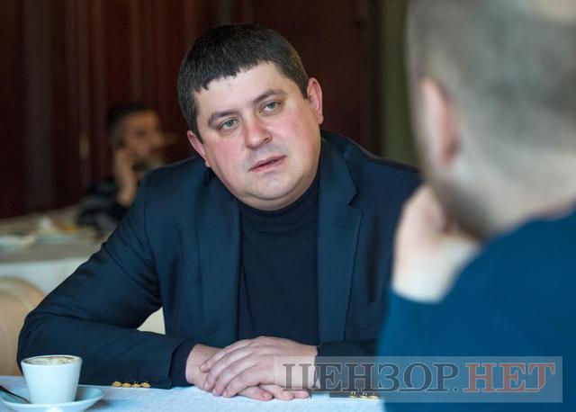 Голова фракції НФ Максим Бурбак: Спілкуюся з людьми на окрузі. Сказати, що нас не люблять, - це ще мяко 04