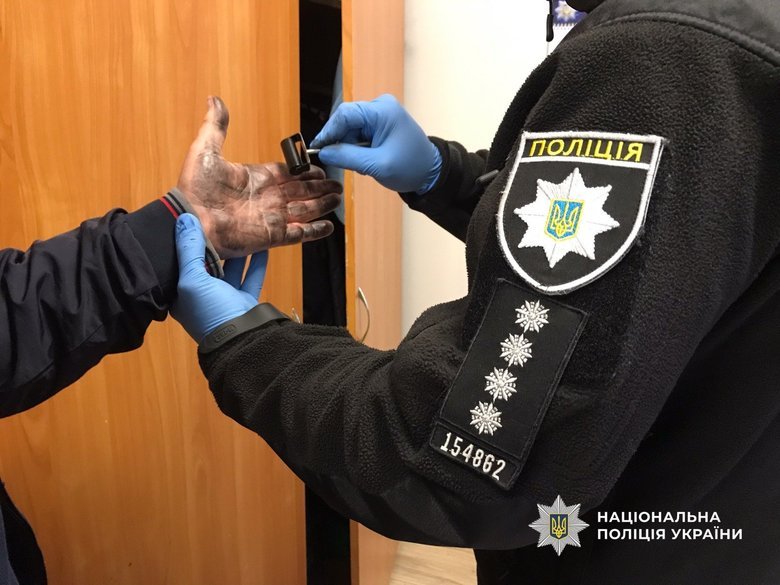 В Одесі затримали офіцера морського вишу, який вимагав гроші у студентів