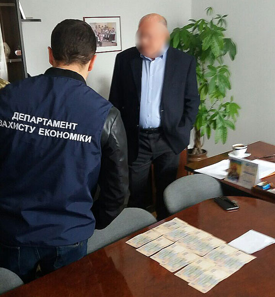Во Львовской области руководители государственного медучреждения организовали схему систематического получения взяток, - Нацполиция 02 Во Львовской области руководители государственного медучреждения организовали схему систематического получения взяток, - Нацполиция 02