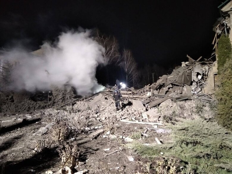 Росіяни обстріляли ракетами пологове відділення у Вільнянську, загинуло немовля 01 Росіяни обстріляли ракетами пологове відділення у Вільнянську, загинуло немовля 01