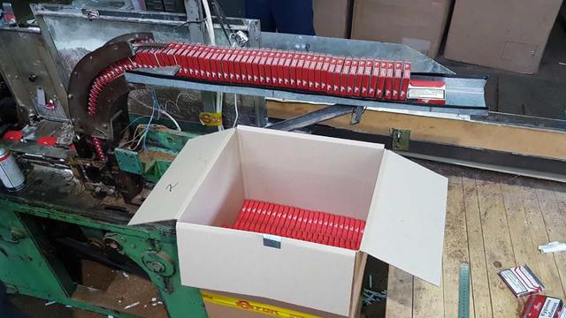 Налоговики пресекли производство сигарет с повышенным содержанием смолы 05