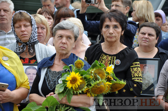 Антивандальний термінал памяті всіх загиблих у війні з РФ відкрили в Києві біля Стіни памяті 48
