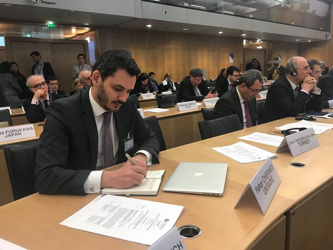 На Зеленського перед виборами намагалися натиснути: заходьте в коаліцію - будемо переформовувати уряд в інтересах Коломойського, - слуга народу Чернєв 02